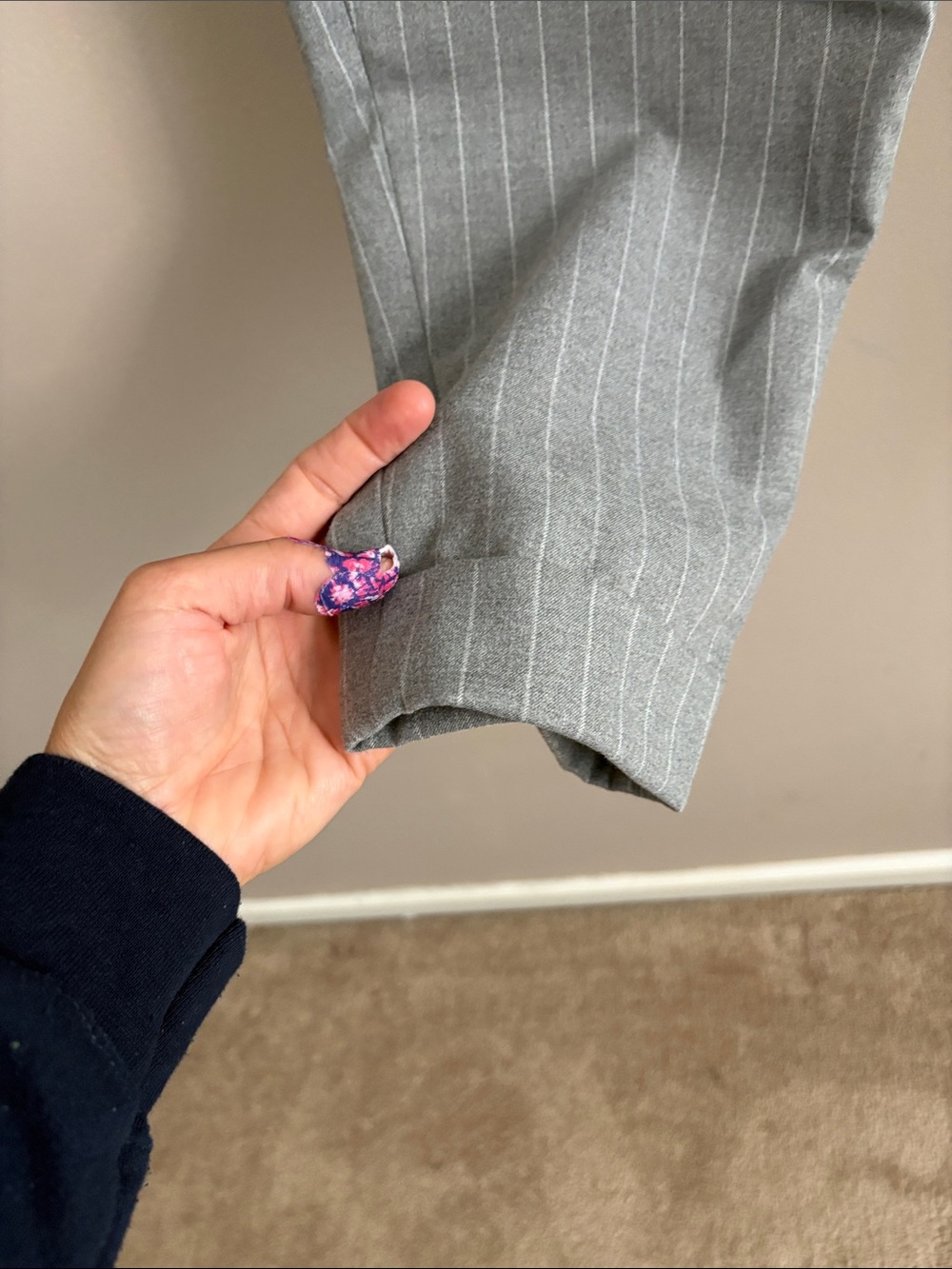 Banana Republic Gray Pinstripe Paperbag Ankle Pants with Self Tie - Picture 5 of 9